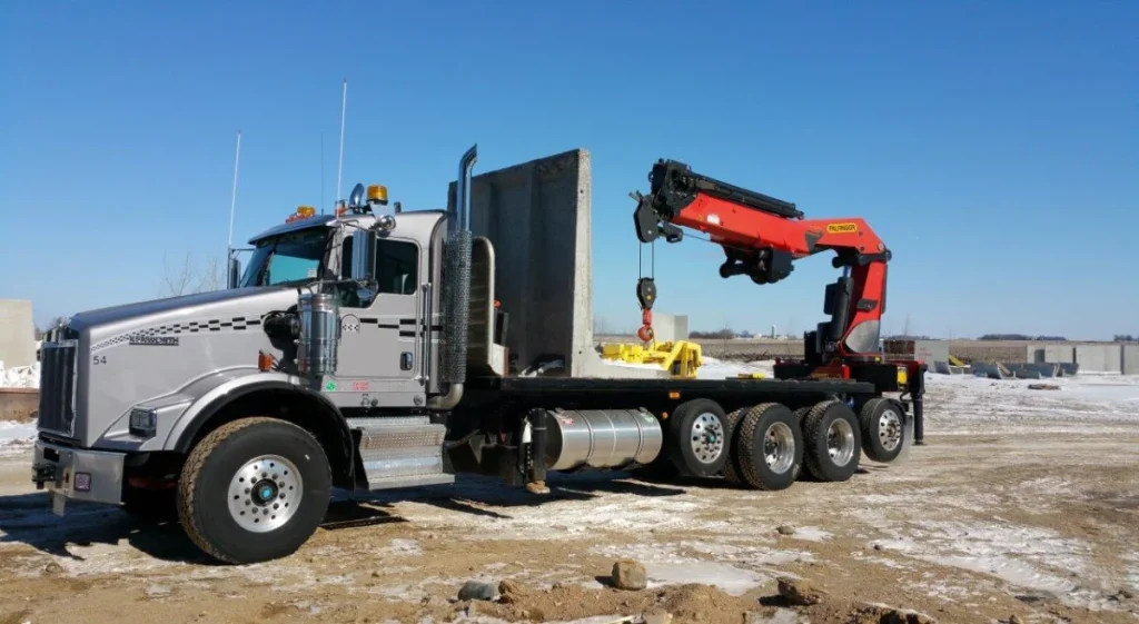 2013 Kenworth with Palfinger.ss