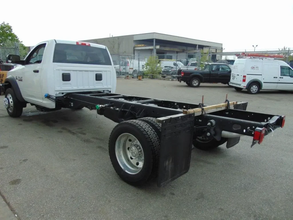 NEW DODGE 5500 CAB & CHASSIS 3