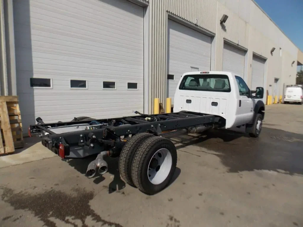 NEW FORD F550 300 HP – AUTO TRANSMISSION CAB & CHASSIS 2