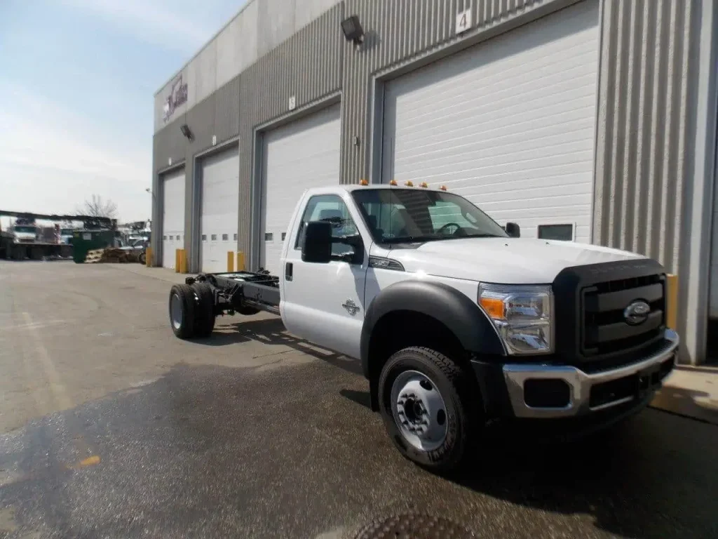 NEW FORD F550 300 HP – AUTO TRANSMISSION CAB & CHASSIS main