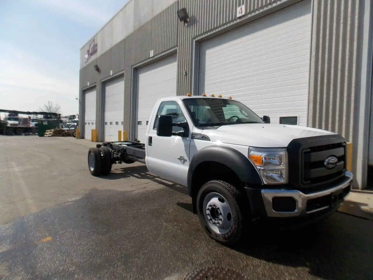 NEW FORD F550 300 HP – AUTO TRANSMISSION CAB & CHASSIS main