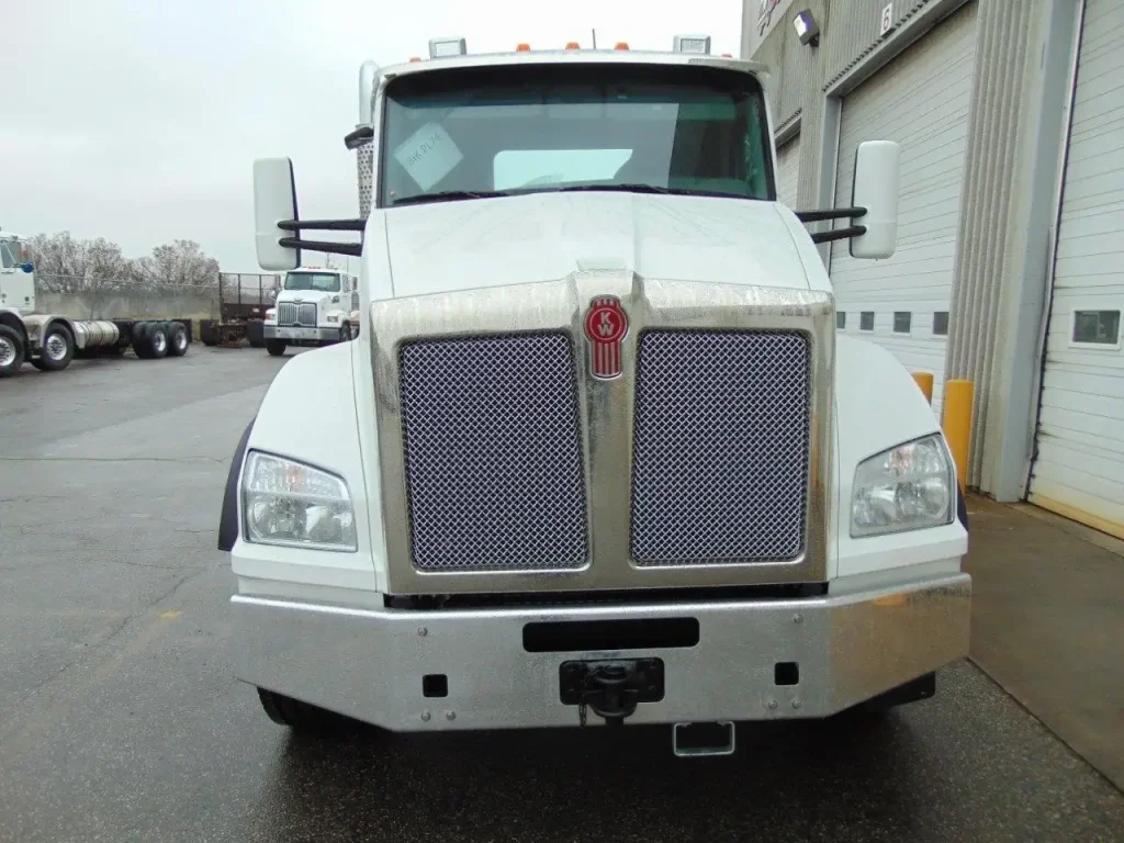 NEW KENWORTH T880 SH CAB & CHASSIS 2