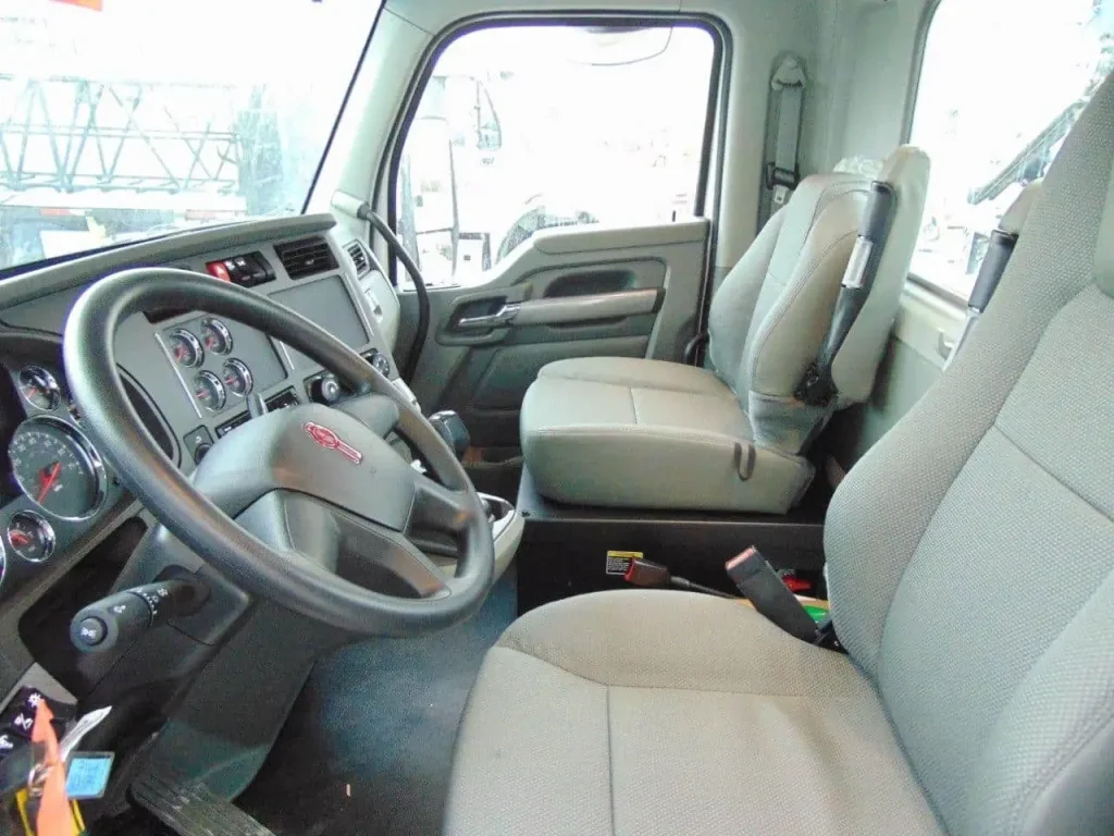 NEW KENWORTH T880 SH CAB & CHASSIS 6