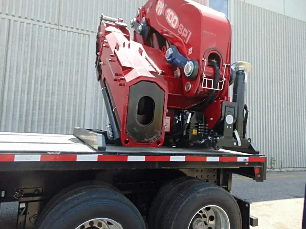 NEW PM 100024 KNUCKLE BOOM REAR MTD ON NEW 42′ TRAILER 2