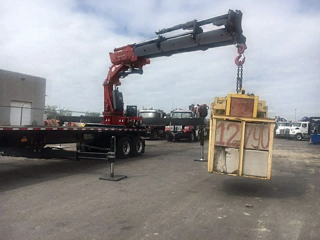 NEW PM 100024 KNUCKLE BOOM REAR MTD ON NEW 42′ TRAILER 3