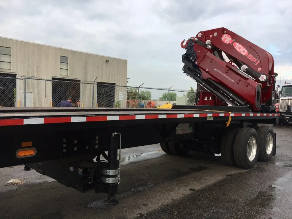 NEW PM 100024 KNUCKLE BOOM REAR MTD ON NEW 42′ TRAILER 5