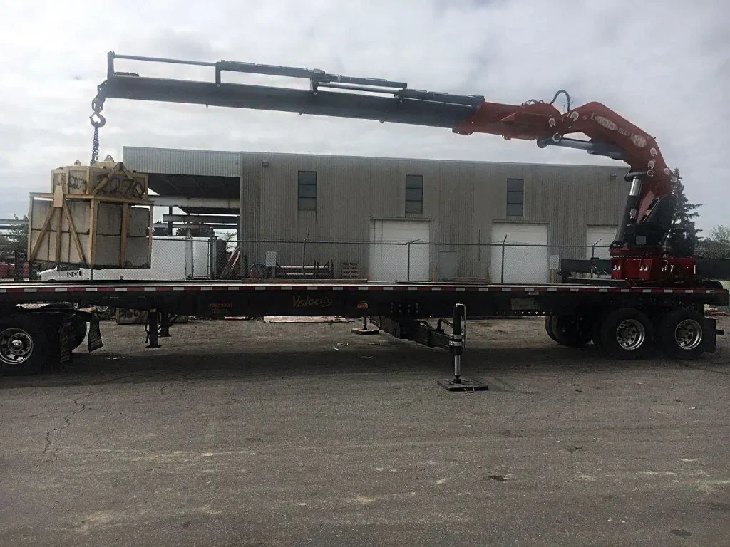 NEW PM 100024 KNUCKLE BOOM REAR MTD ON NEW 42′ TRAILER 8