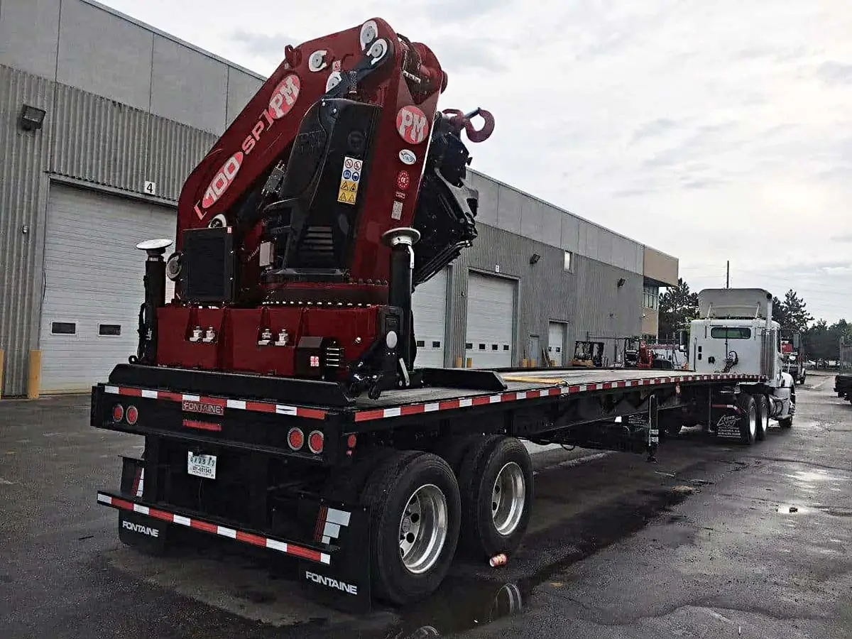 NEW PM 100024 KNUCKLE BOOM REAR MTD ON NEW 42′ TRAILER