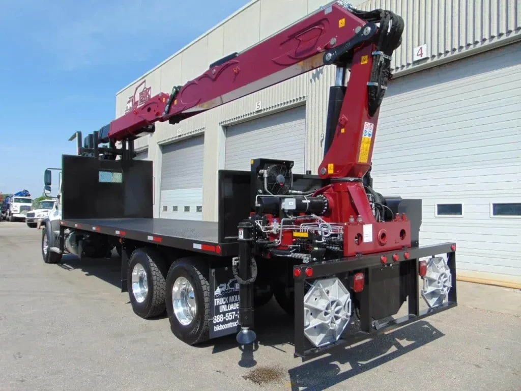NEW PM POWERLIFT PL 74 REAR MOUNTED ON NEW FREIGHTLINER 114SD 2