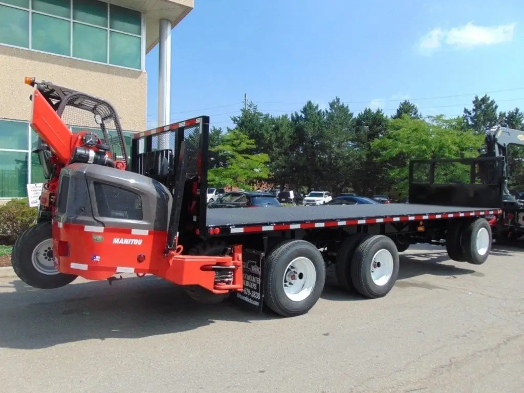 NEW – 25′ 3 AXLE PUP TRAILER ONTARIO SPIFF CERTIFIED WITH MANITOU TMT 55 main
