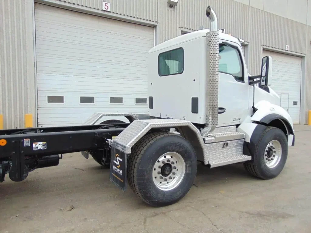 NEW – KW T880  STEER – TRIDRIVE CHASSIS – 525 HP PACCAR, AUTO 18 SPD 2