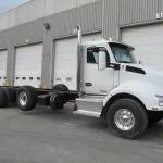 NEW – KW T880 TRI AXLE (ONTARIO SPEC) CHASSIS – 485 HP PACCAR – AUTO 18 SPD main
