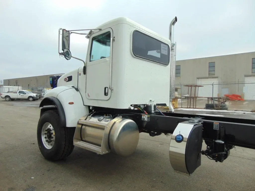NEW – PETERBILT 348 CHASSIS – CUMMINS 390 HP – AUTO 8LL 1