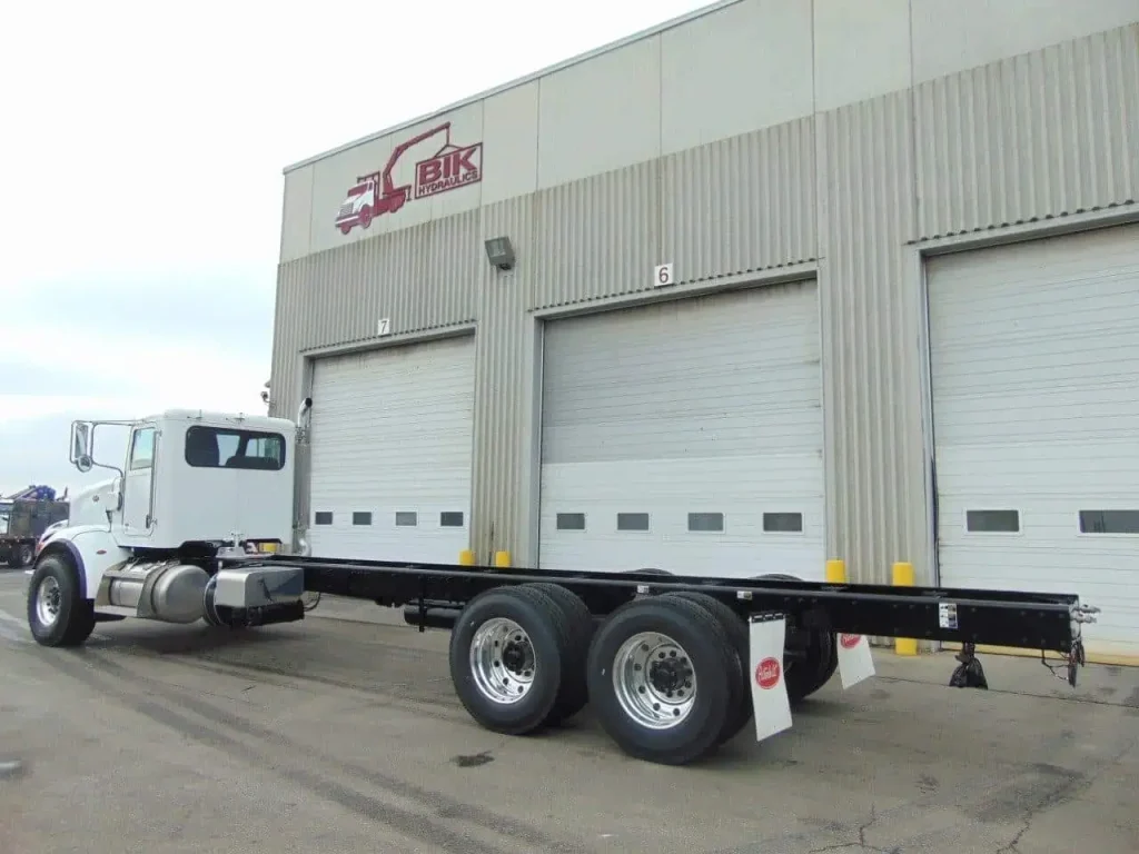 NEW – PETERBILT 365 CHASSIS – CUMMINS 450 HP main 3