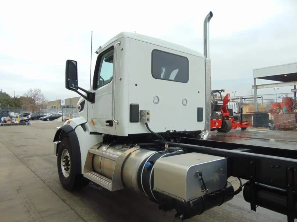 NEW – PETERBILT 567 CHASSIS – CUMMINS 565 HP 3