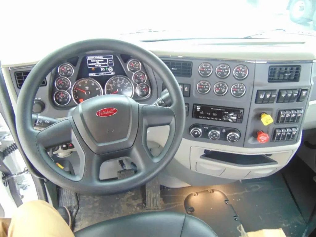 NEW – PETERBILT 567 CHASSIS – CUMMINS 565 HP 8