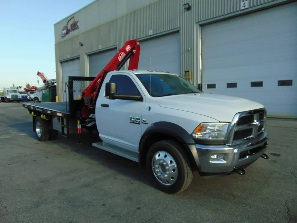 PM 6023 KNUCKLE BOOM ON DODGE 5500 SINGLE AXLE CHASSIS 6