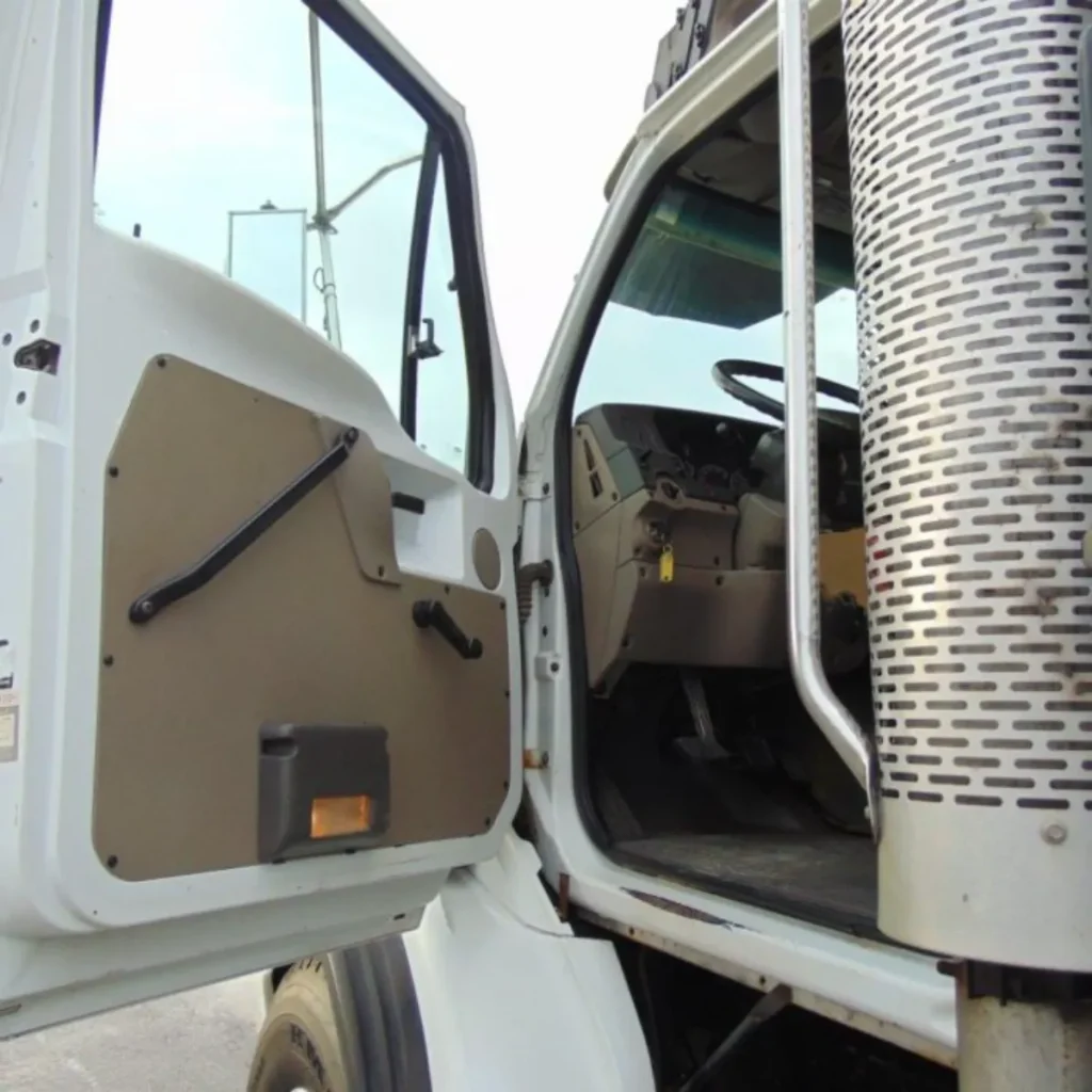 2007 STERLING IMT 05 700x700