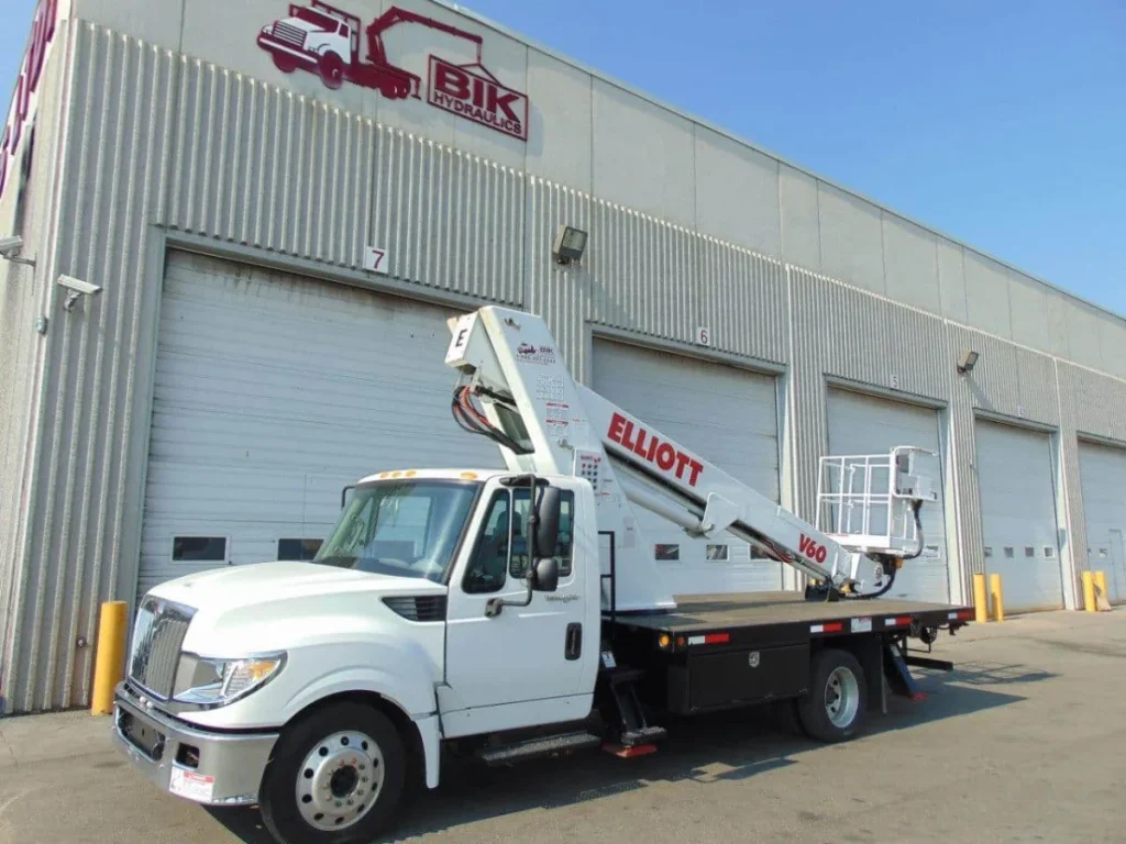 2013 INTL W ELLIOTT V 60 01
