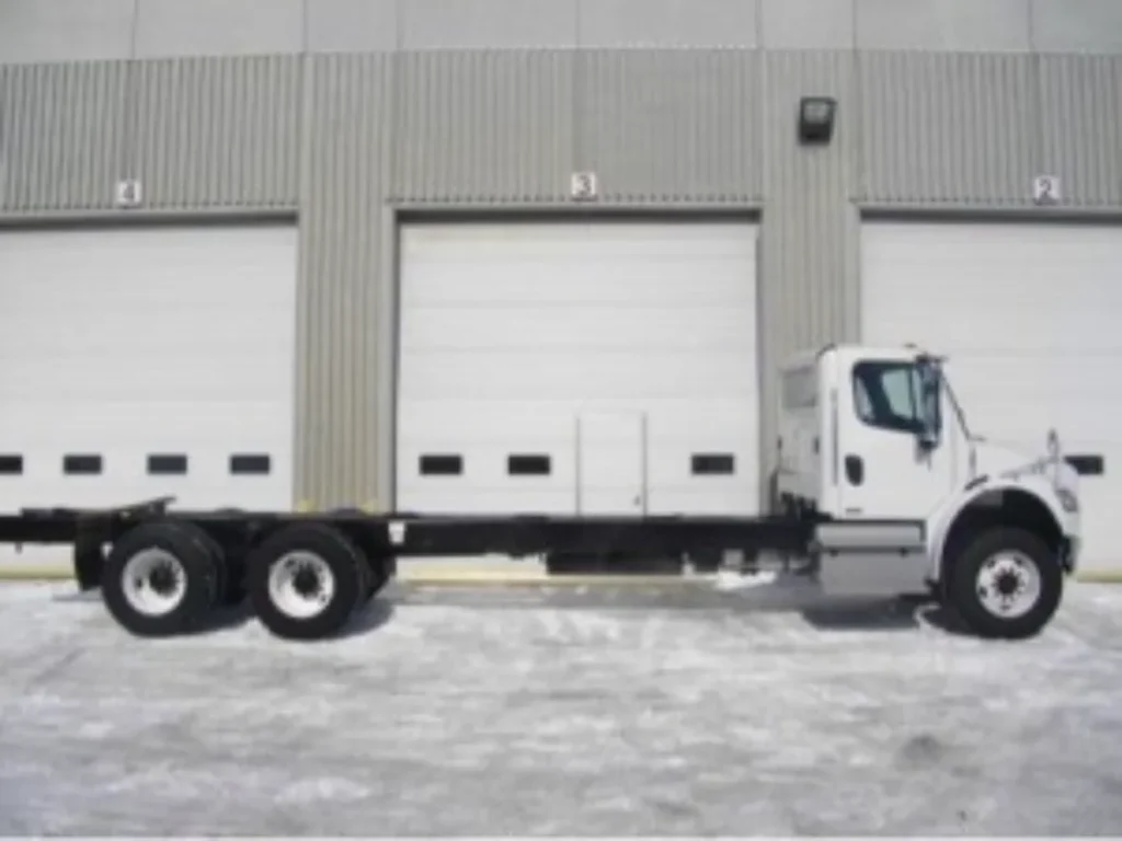 2017 FREIGHTLINER M2 106 STD 03