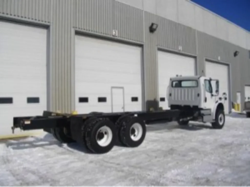 2017 FREIGHTLINER M2 106 STD 04