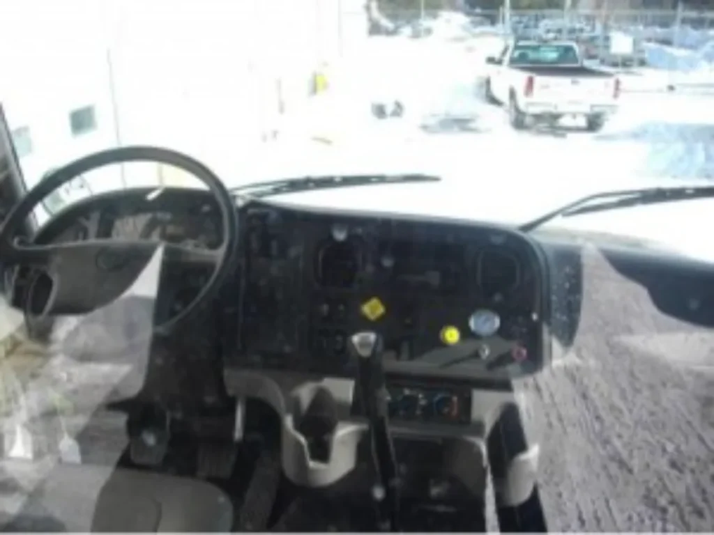 2017 FREIGHTLINER M2 106 STD 06