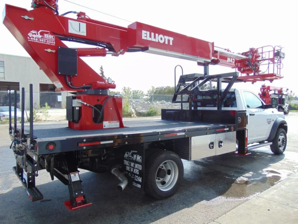 ELLIOTT M43 ON 2017 DODGE 5500 03