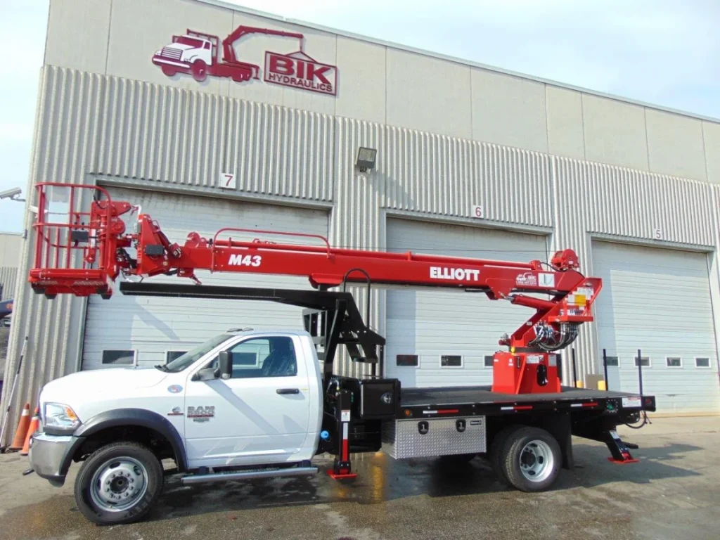 ELLIOTT M43 ON 2017 DODGE 5500 04