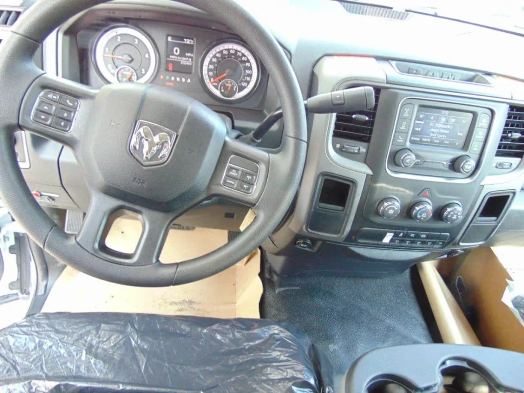 ELLIOTT M43 ON 2017 DODGE 5500 12