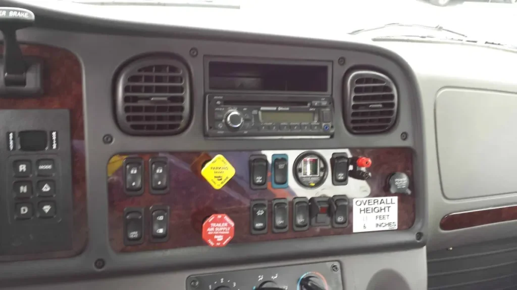 PM PL74 ON 2018 FLINER 04